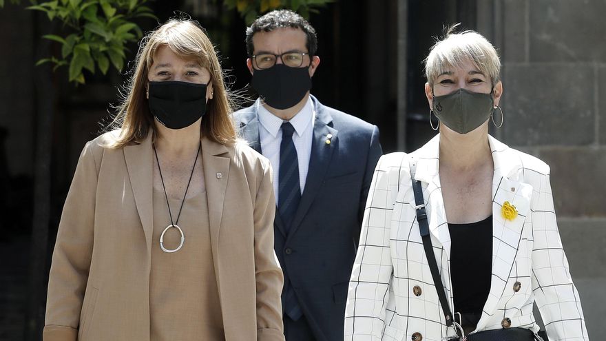 La consellera de Cultura, Natália Garriga (i), y la consellera de Justícia, Lourdes Ciuró (d). EFE/Andreu Dalmau/Archivo