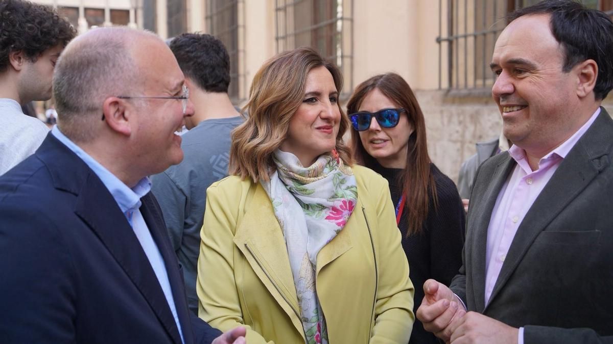 Pérez Llorca se examina ante Tellado en València con la incógnita de si será candidato y con Camps y Mompó al acecho