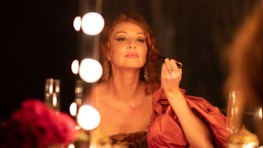 Cosmo ya promociona la experiencia británica de Cristina Castaño en la BBC con 'The Mallorca files'