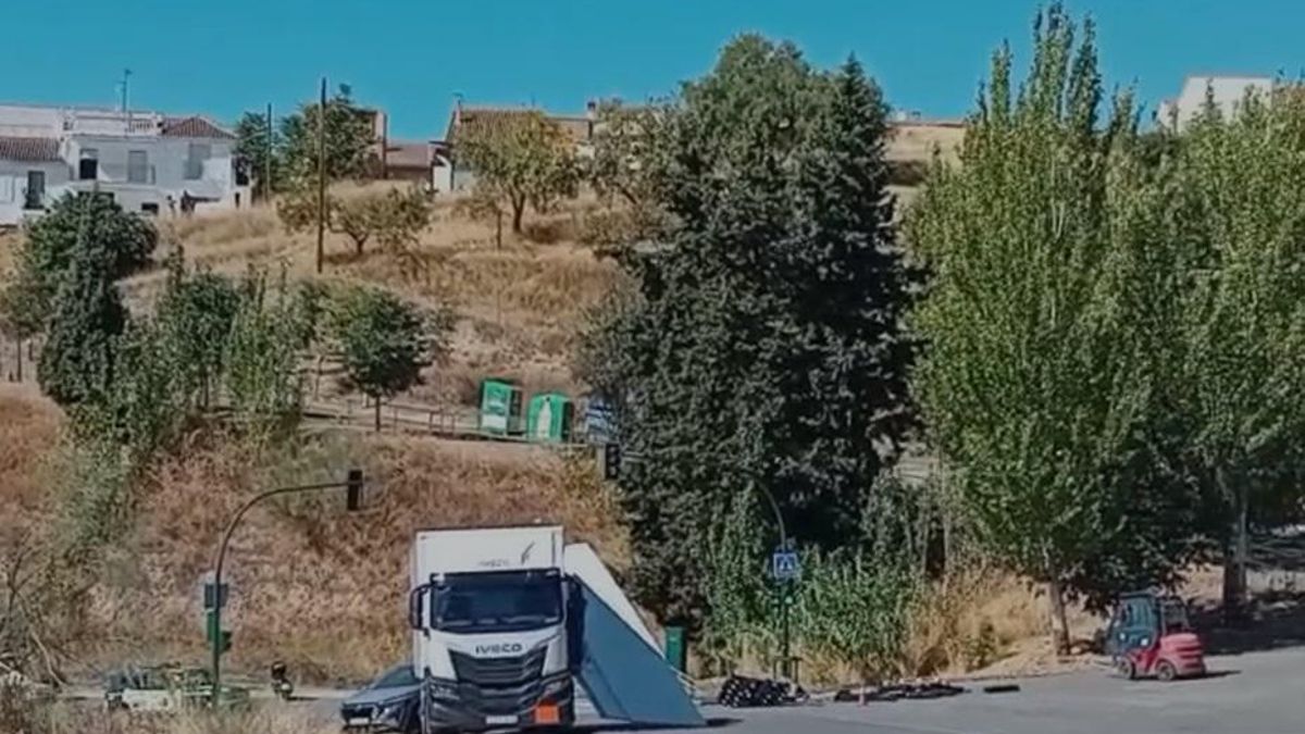El tráfico ya ha quedado restablecido en la carretera A-4002 de El Fargue, en Granada capital