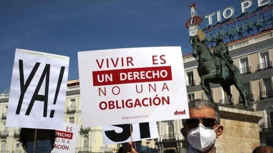 La ley de eutanasia en Castilla-La Mancha: tres años sorteando “el serio problema” de la objeción entre sanitarios