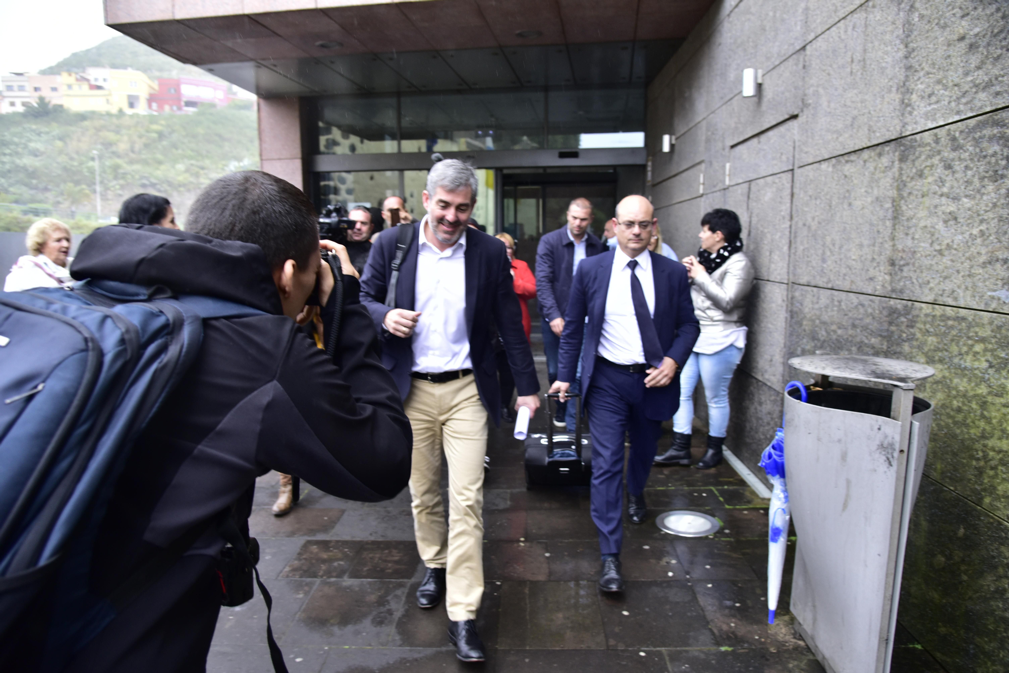 Clavijo, saliendo del juzgado tras declarar en el caso Grúas