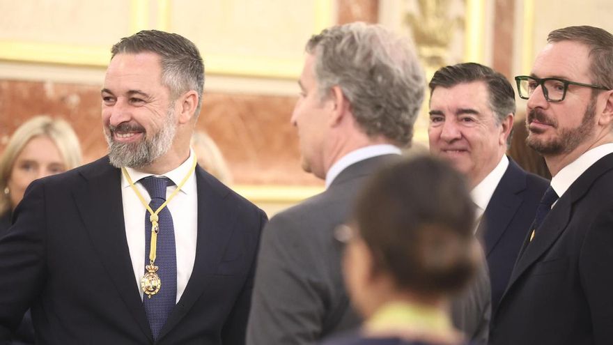 Feijóo y Abascal pactan en el Senado que Vox se retire en seis provincias y el PP en tres