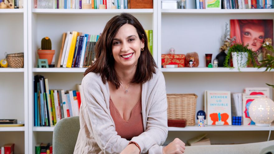 Beatriz Cazurro: "Se está monetizando la crianza utilizando las inseguridades de los padres y madres"