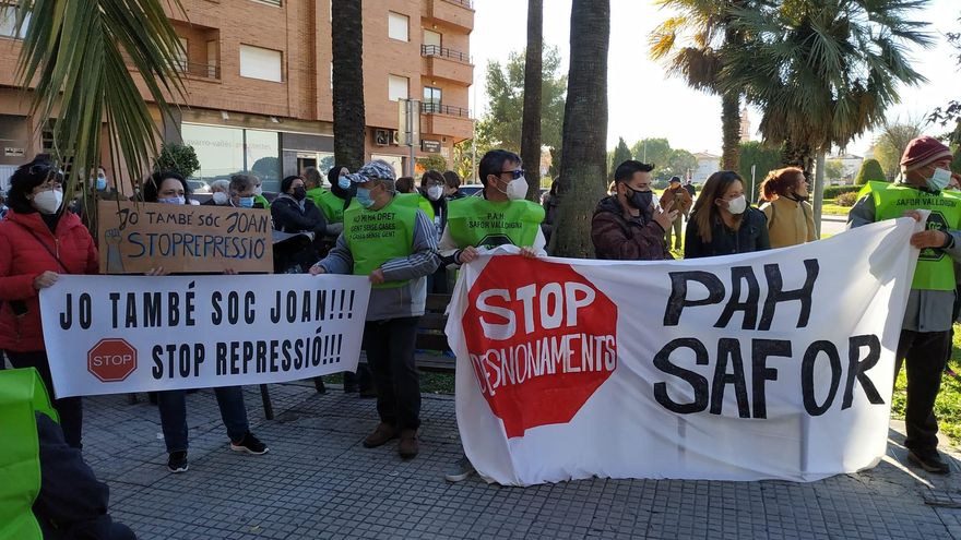 Concentración de apoyo al activista.