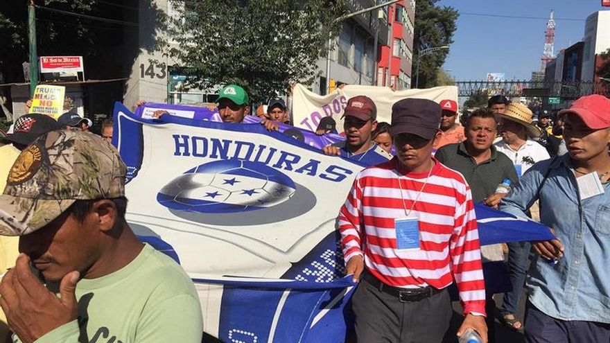 Caravana migrante exige a ONU-DH autobuses para seguir su camino hacia EE.UU