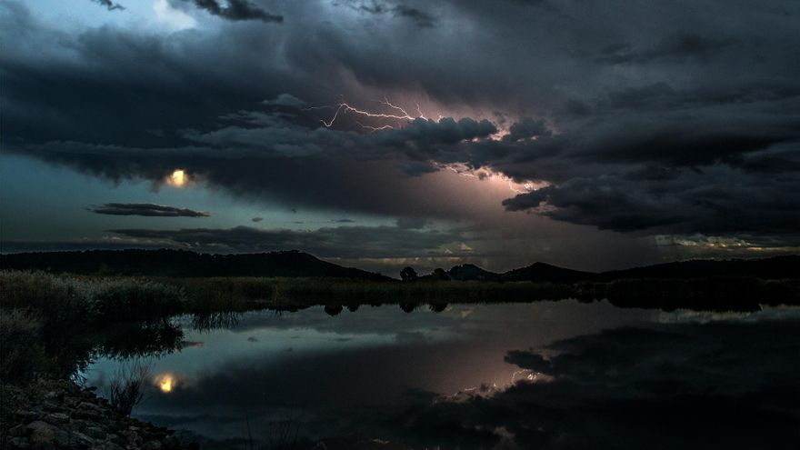 La fotografía 'Noche de tormenta' gana el concurso Naturaleza de La Rioja en un año de récord