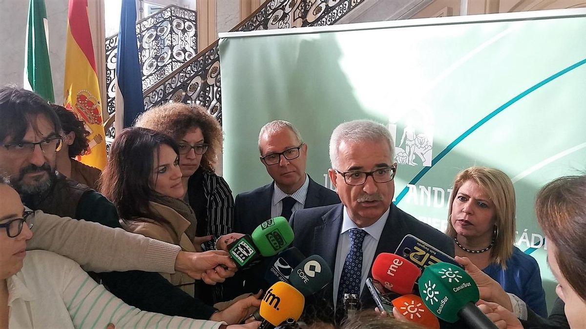 Jiménez Barrios dice que Rivera tiene la "oportunidad de oro" para "demostrar fortaleza" y exigir a Cifuentes que dimita