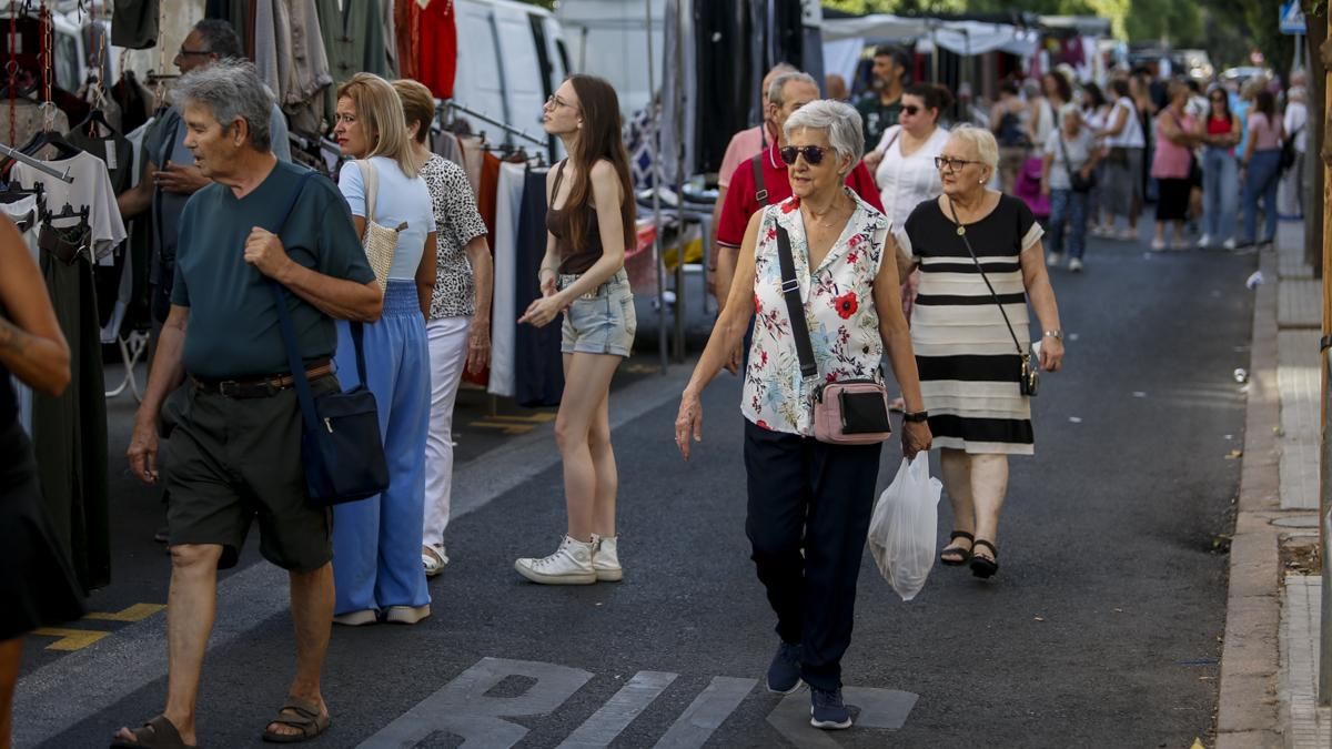 Mercadillo del sector sur vuelve junto a la avenida de Cádiz