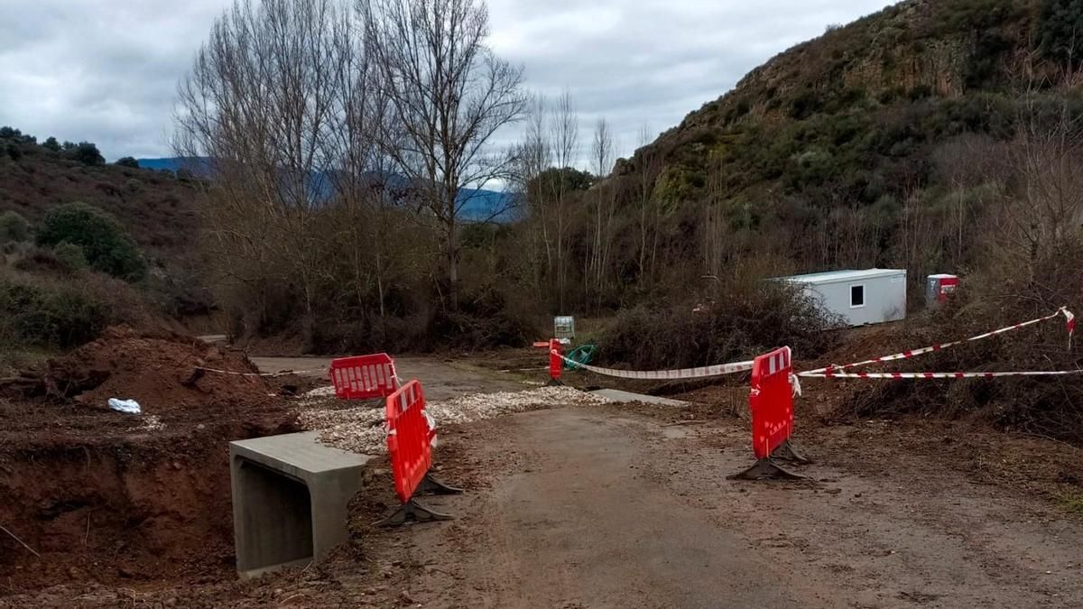 Vecinos de Onamio se concentrarán ante la sede de la Diputación en Ponferrada por el parón de las obras de la carretera