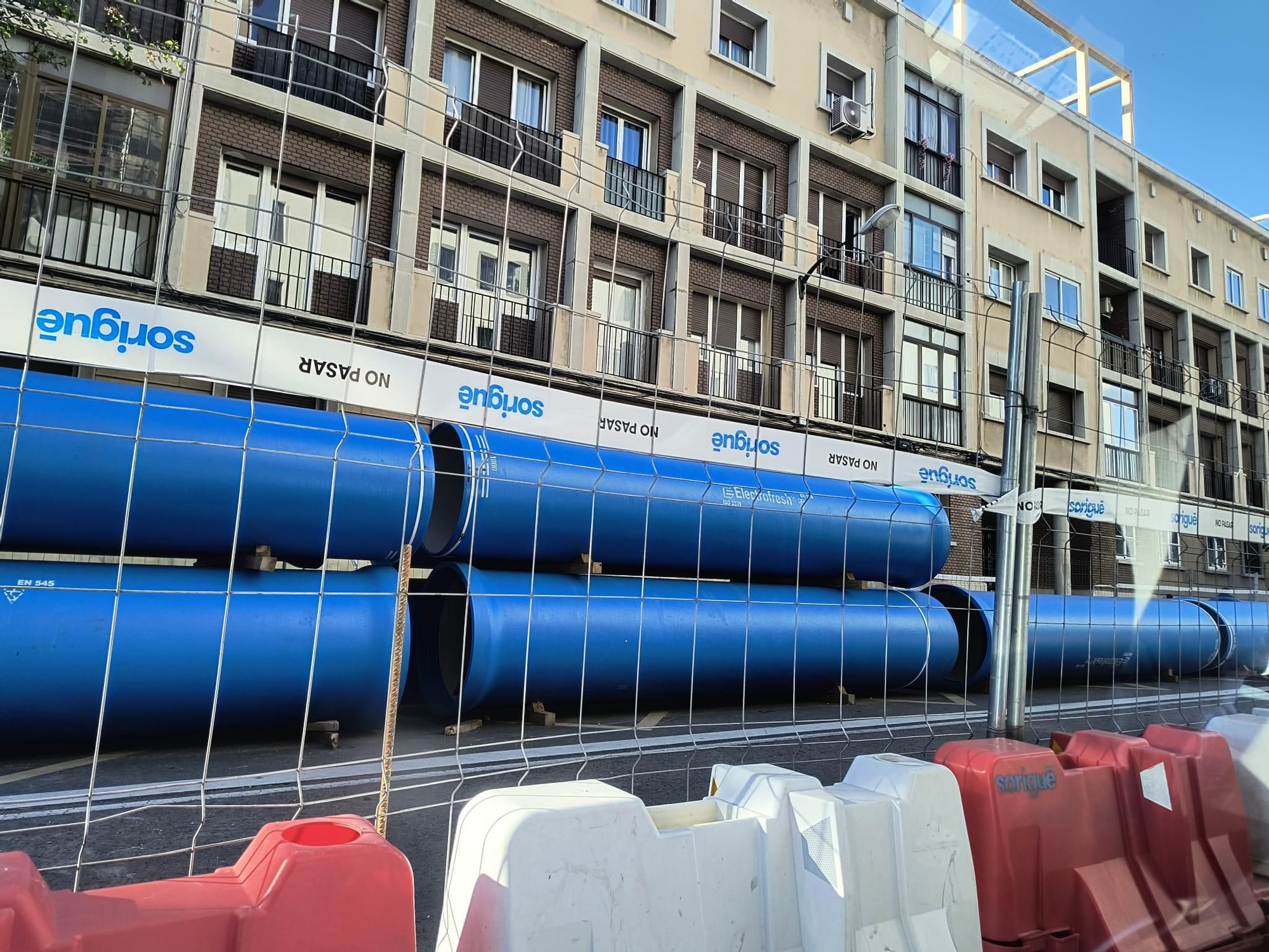 Obras en la Avda Valencia en Zaragoza.
