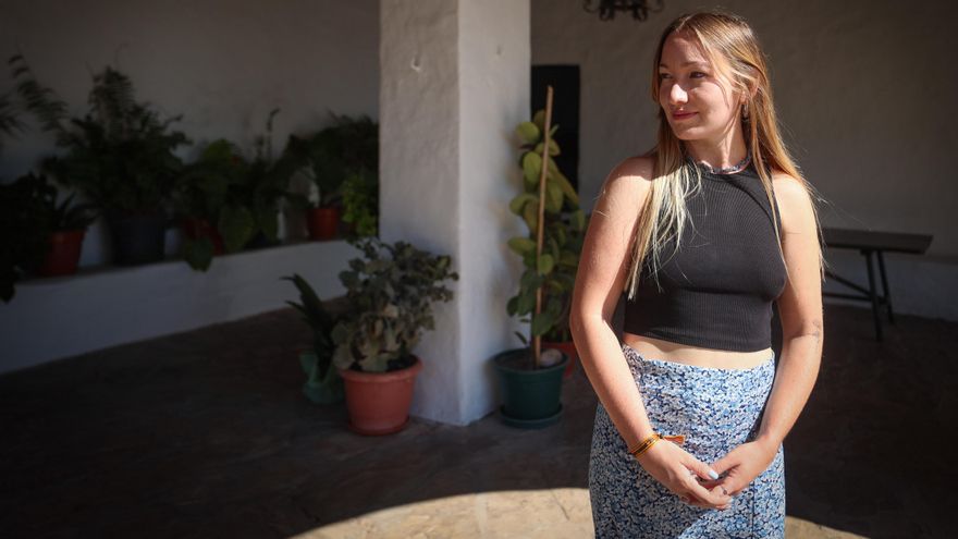 Marga Torres, en la iglesia de su pueblo