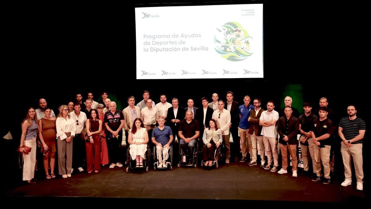 Javier Fernández destaca el "valor añadido" del deporte como "motor transversal de desarrollo y cohesión social"