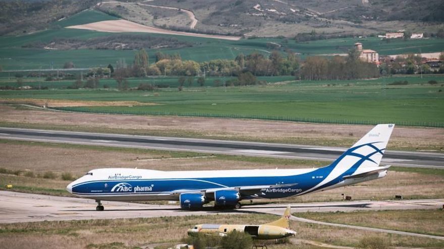 Un Boeing 747, en el aeropuerto vitoriano de Foronda.