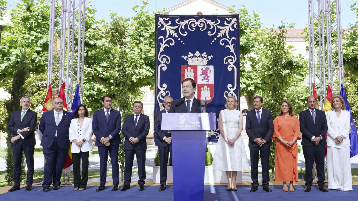 El nuevo gobierno de Castilla y León: Vox propone "desideologizar" la cultura, "los españoles primero" y presupuestos para 2027