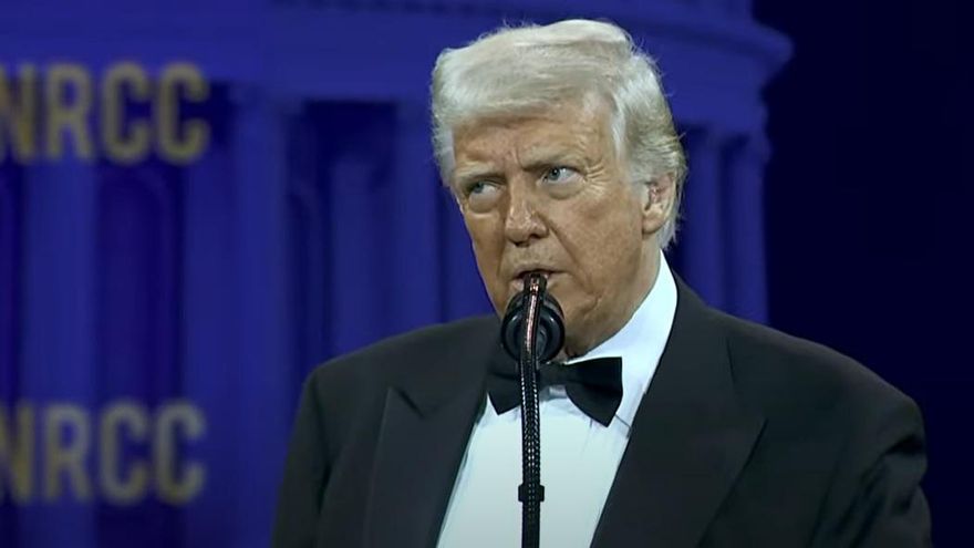 Trump asegura que los países le están “besando el culo” para negociar los aranceles