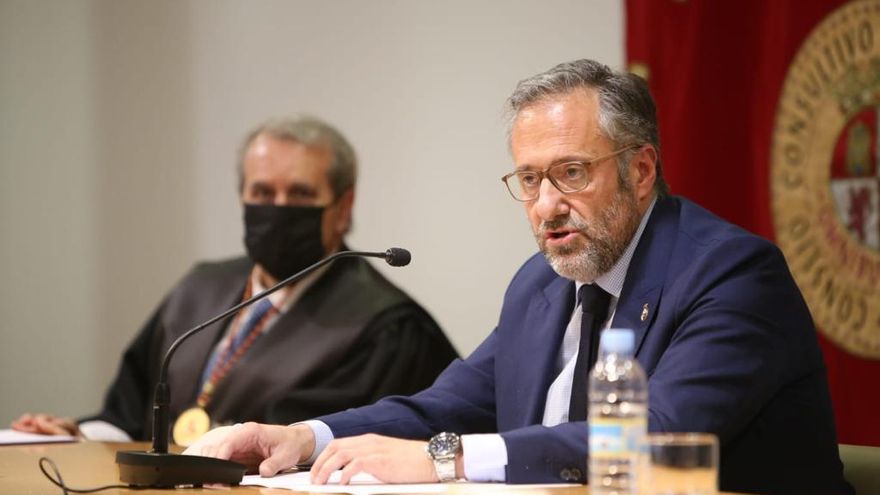 Vox intenta imponer a quién se concede la medalla del Parlamento de Castilla y León y la oposición se planta