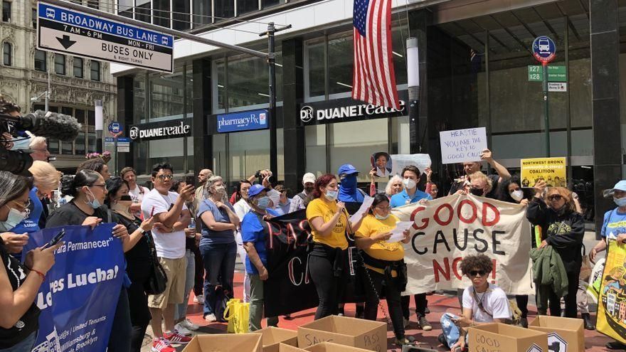 Los inquilinos de Nueva York impulsan una regulación de los alquileres para acabar con los desahucios "informales"