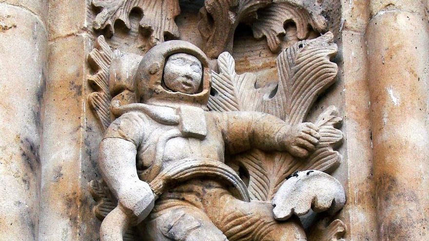 Por qué hay esculpido un astronauta en la catedral de Salamanca
