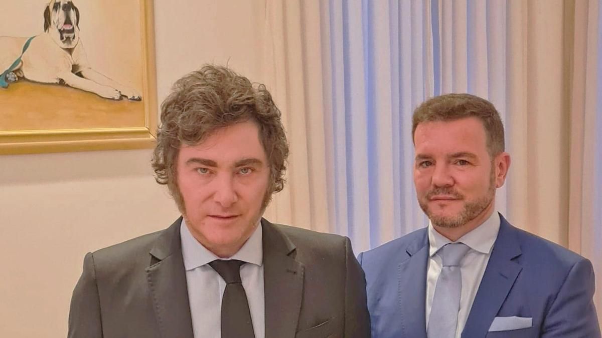 Una pugna interna, un despacho y poca diplomacia: Milei cesa al cónsul general en España tras enfrentarse con el embajador