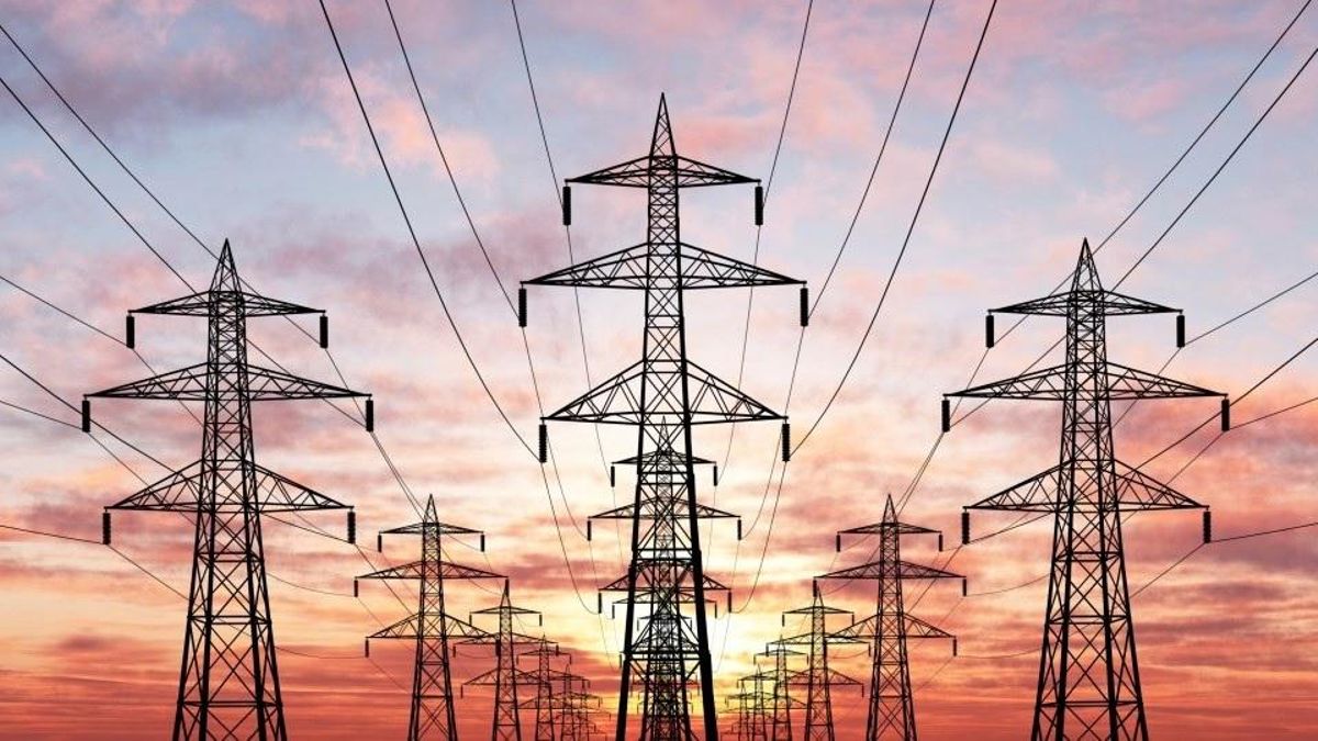 El Gobierno lanza un decreto para elevar capacidad en las redes eléctricas y reforzar el sistema