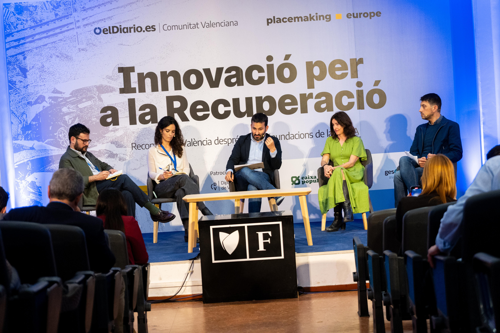 Ramon Marrades, Andrea Ariza, Vicent Marzà, Marta García Chico y Joan Angel Conca.
