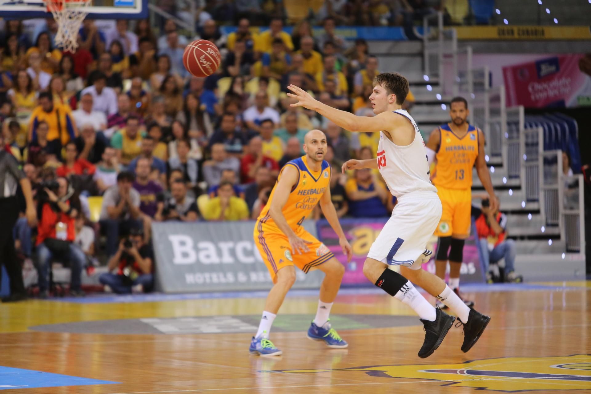 Imágenes del encuentro entre el Herbalife Gran Canaria y el Real Madrid. Alejandro Ramos.