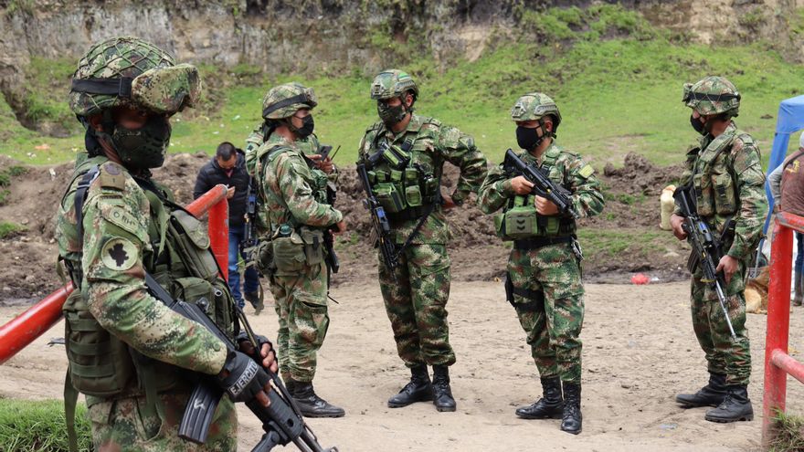 Mando ecuatoriano asegura que paso de migrantes desde Colombia se ha reducido