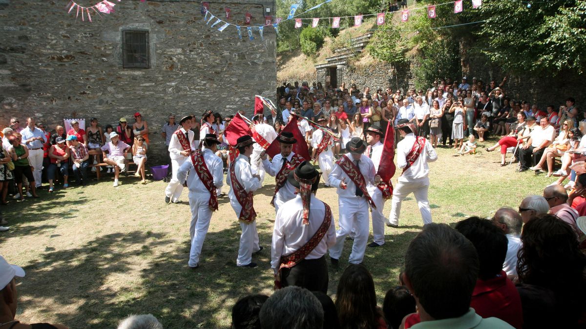 Danzas del Valle de Fornela declaradas como de Interés Turístico Regional.
