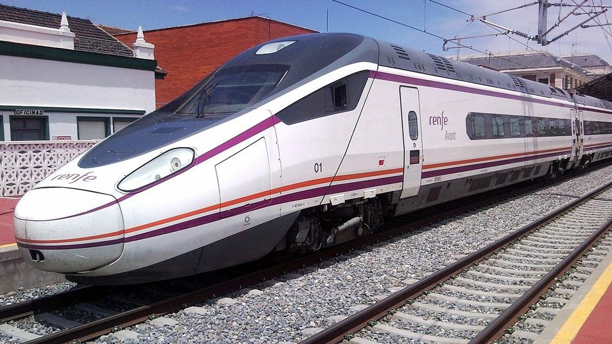 Nuevos horarios del tren Avant que conecta Puertollano, Ciudad Real y Madrid a partir del 7 de septiembre