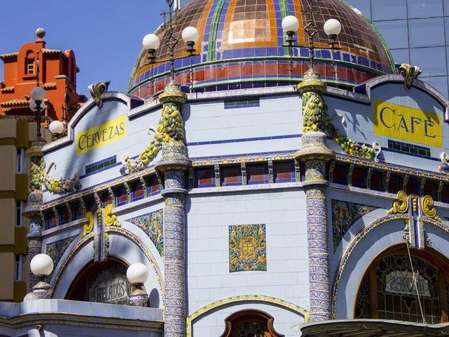 Detalle del Quiosco modernista del Parque de San Telmo.