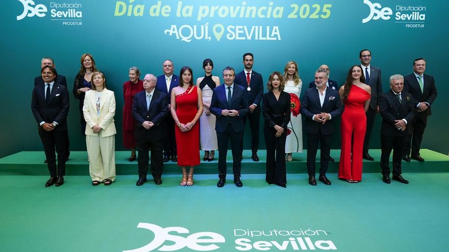 La Diputación de Sevilla entrega sus medallas en una fiesta que pone en valor el día a día en los pueblos