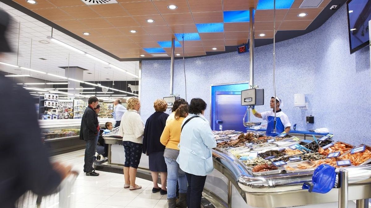 Getxo (Bizkaia) pondrá en marcha un nuevo servicio de recogida de residuos en la puerta de los comercios