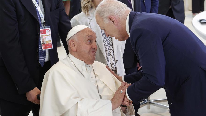 Biden lamenta la muerte del papa Francisco