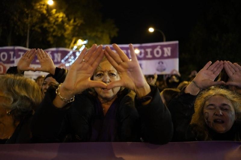 Mujer durante las protestas en contra de la violencia machista en Madrid