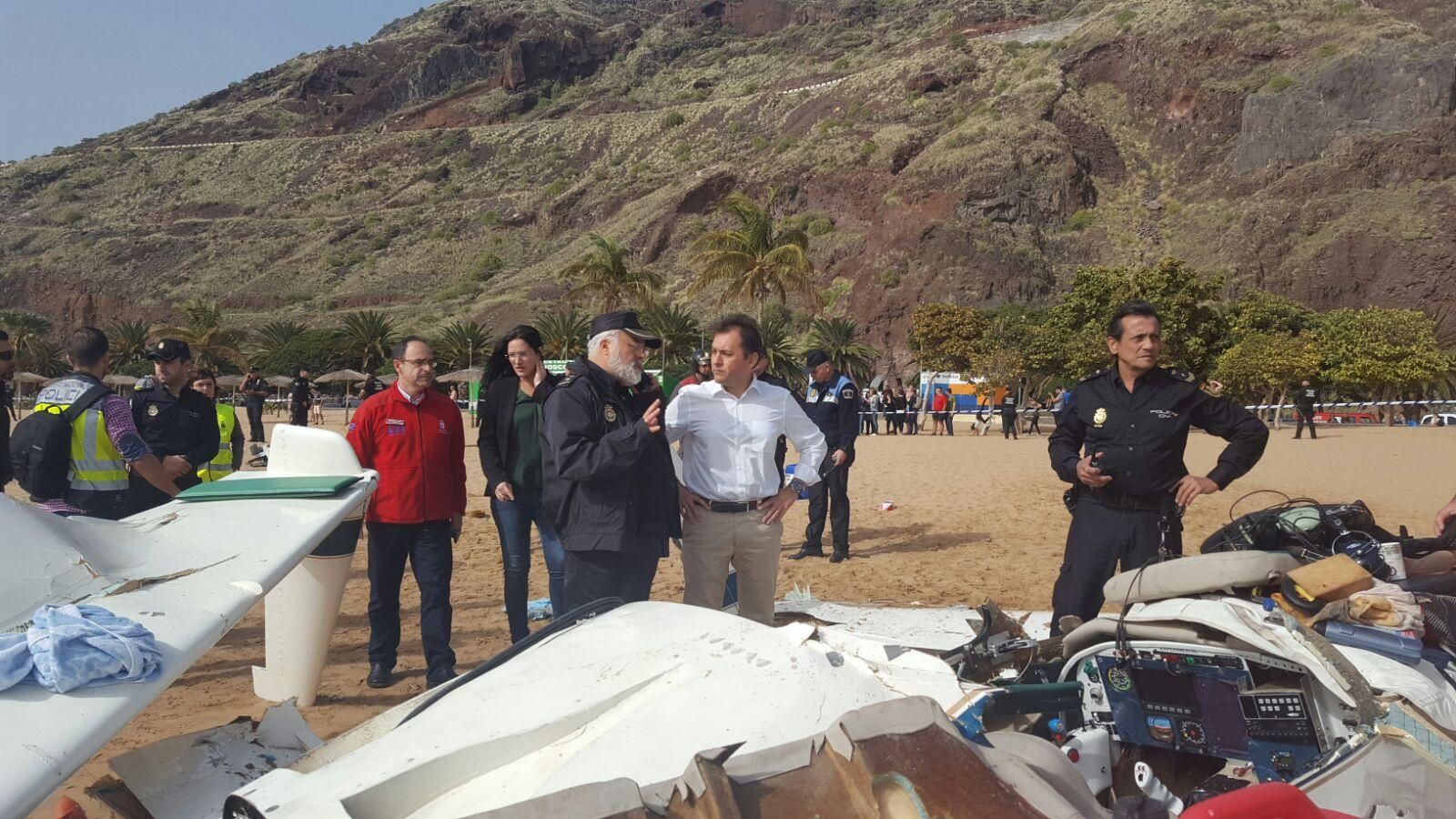 El alcalde de Santa Cruz, José Manuel Bermúdez, en el lugar del incidente