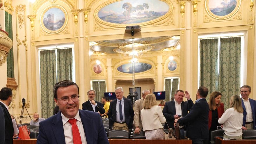 El PSOE facilita una comisión de investigación sobre el trabajo del hermano de Pedro Sánchez en la Diputación de Badajoz