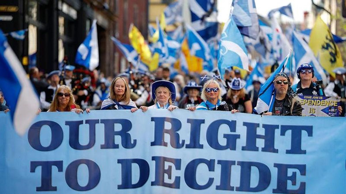 El Parlamento de Escocia proclama el "derecho a decidir su futuro" para presionar a Londres
