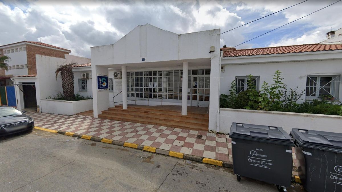 Fachada del centro de salud de Agudo (Ciudad Real)