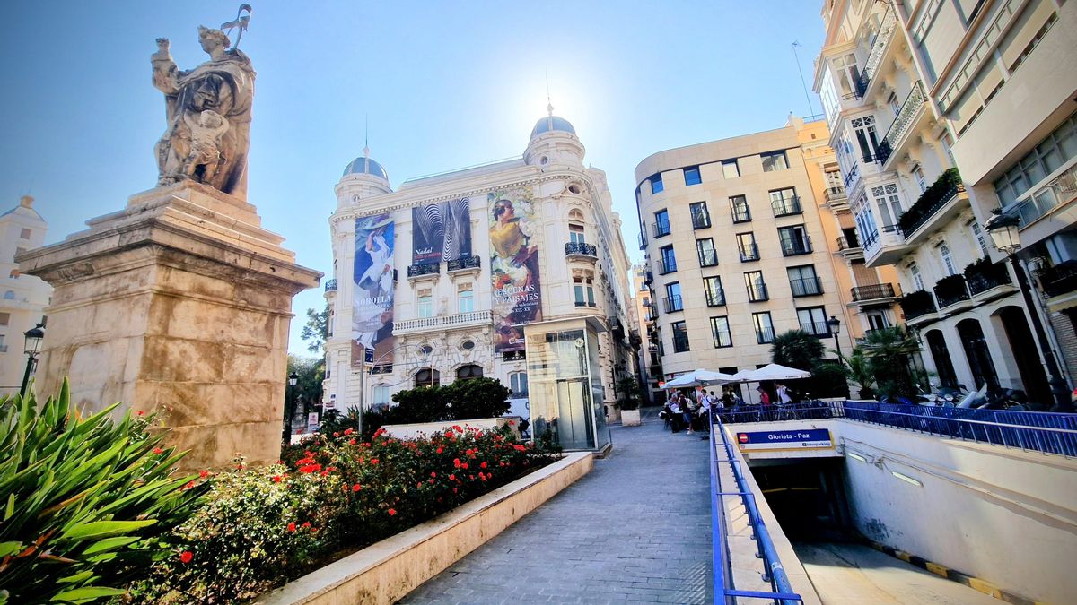 Parking in the Plaza de Tetuán.