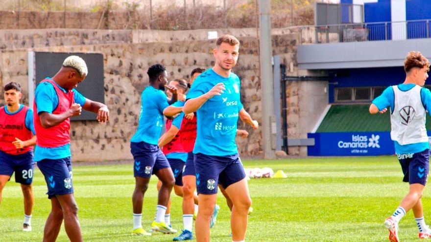 Primer contratiempo grave para el Tenerife de Óscar Cano