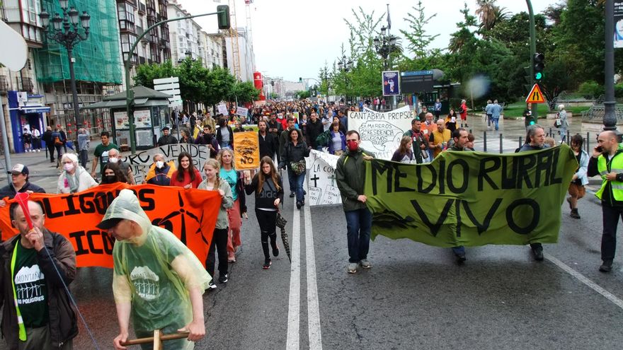 Marcha contra los eólicos en Santander