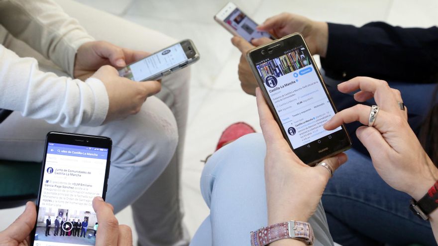 Varios teléfonos móviles