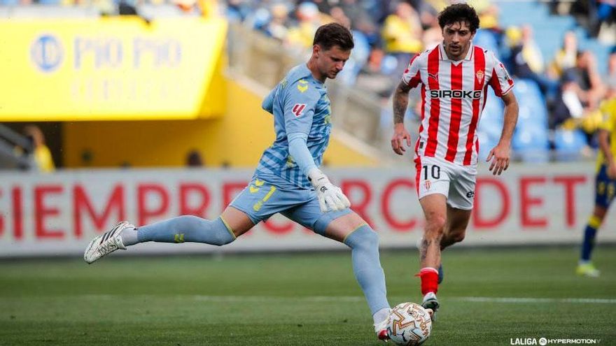 Las Palmas aguanta el tirón gracias a Horkas