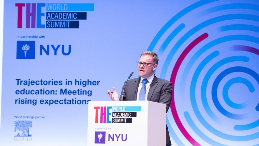 Phil Baty, el Chief Knowledge Officer de Times Higher Education durante la presentación de los resultados del ranking 2022 en el campus de la Universidad de Nueva York.
