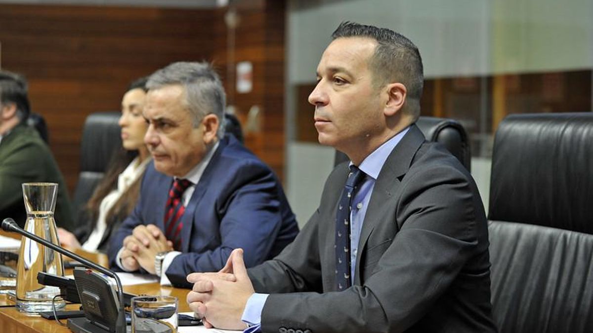 Vox tira de ironía en Extremadura ante el giro del PP: de ser "machistas y matones" a socios necesarios