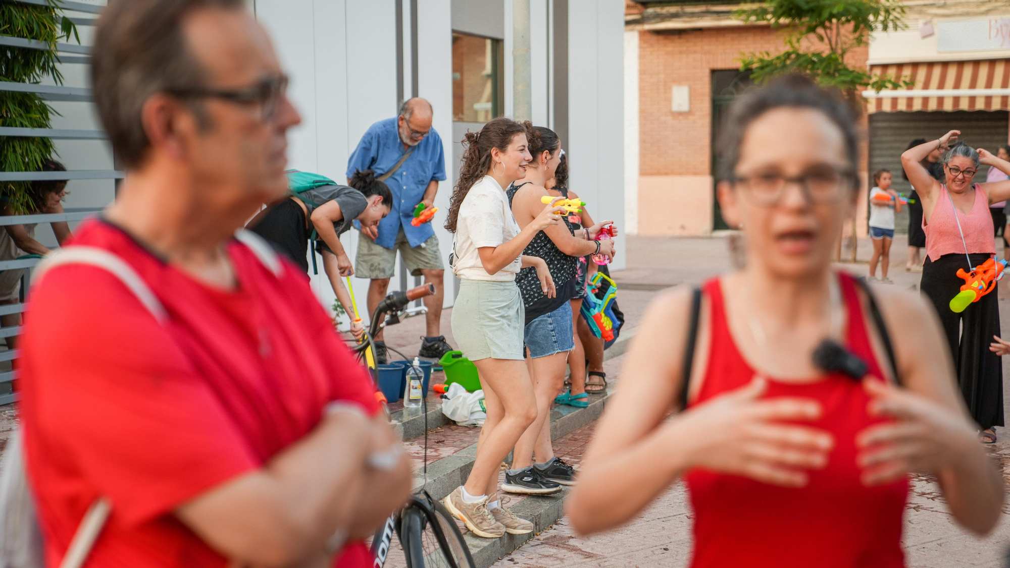 La Asociación Vecinal Diana y Ecologistas en Acción convocan la actividad lúdica 'Flis flas. Fresquitas a fin de mes' frente al calor