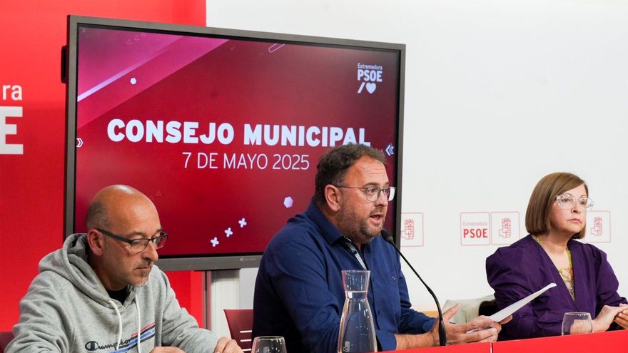 Los 211 municipios extremeños gobernados por PSOE renuncian al Plan de Respiro Familiar de la Junta