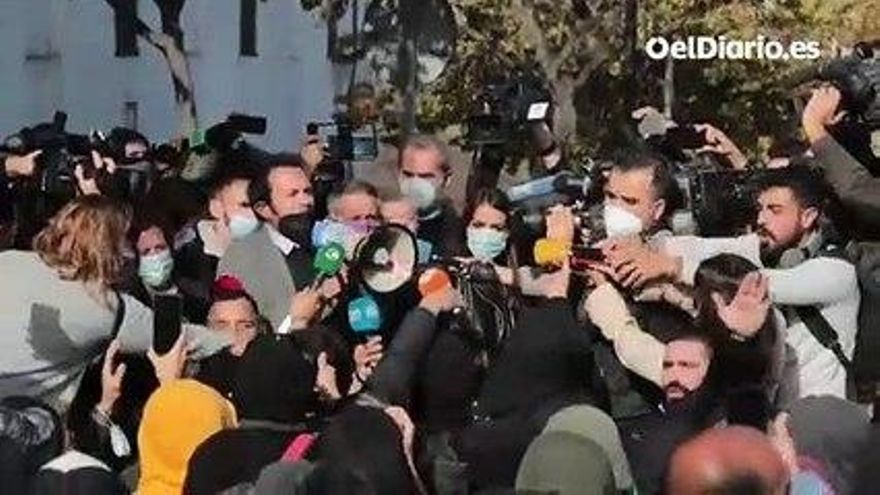 'Kichi', megáfono en mano en la protesta del metal: "Hemos tenido que meter fuego a Cádiz para que Madrid se fije"