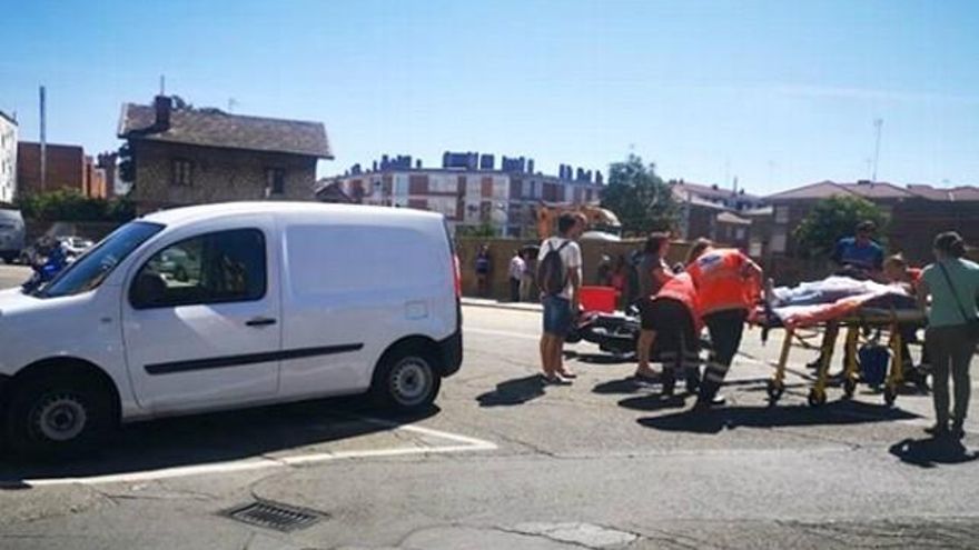 El herido fue trasladado al Hospital de León por los servicios sanitarios.